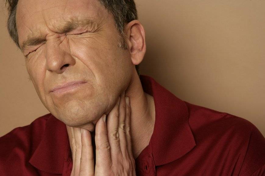 При боли в горле и охриплости