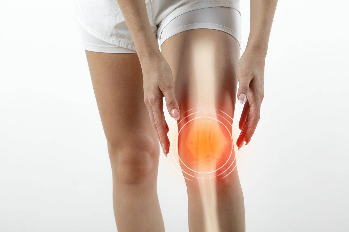 Почему болит колено сбоку с внешней стороны?